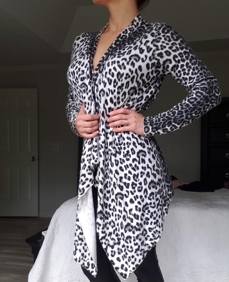 Chico's Snow Leopard 🐆 Drape front Sweater - Picture 5 of 5